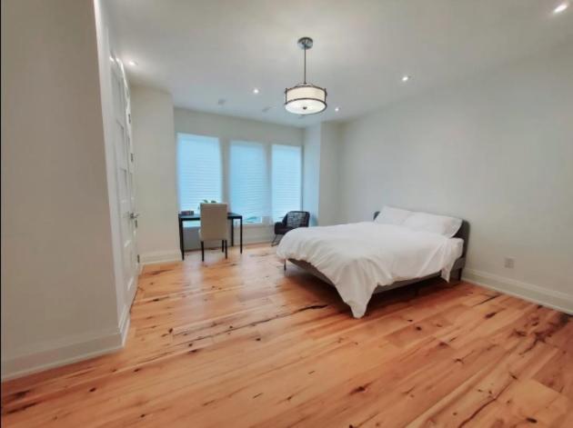 Privatunterkunft Executive In Next To Yorkdale Shopping Centre